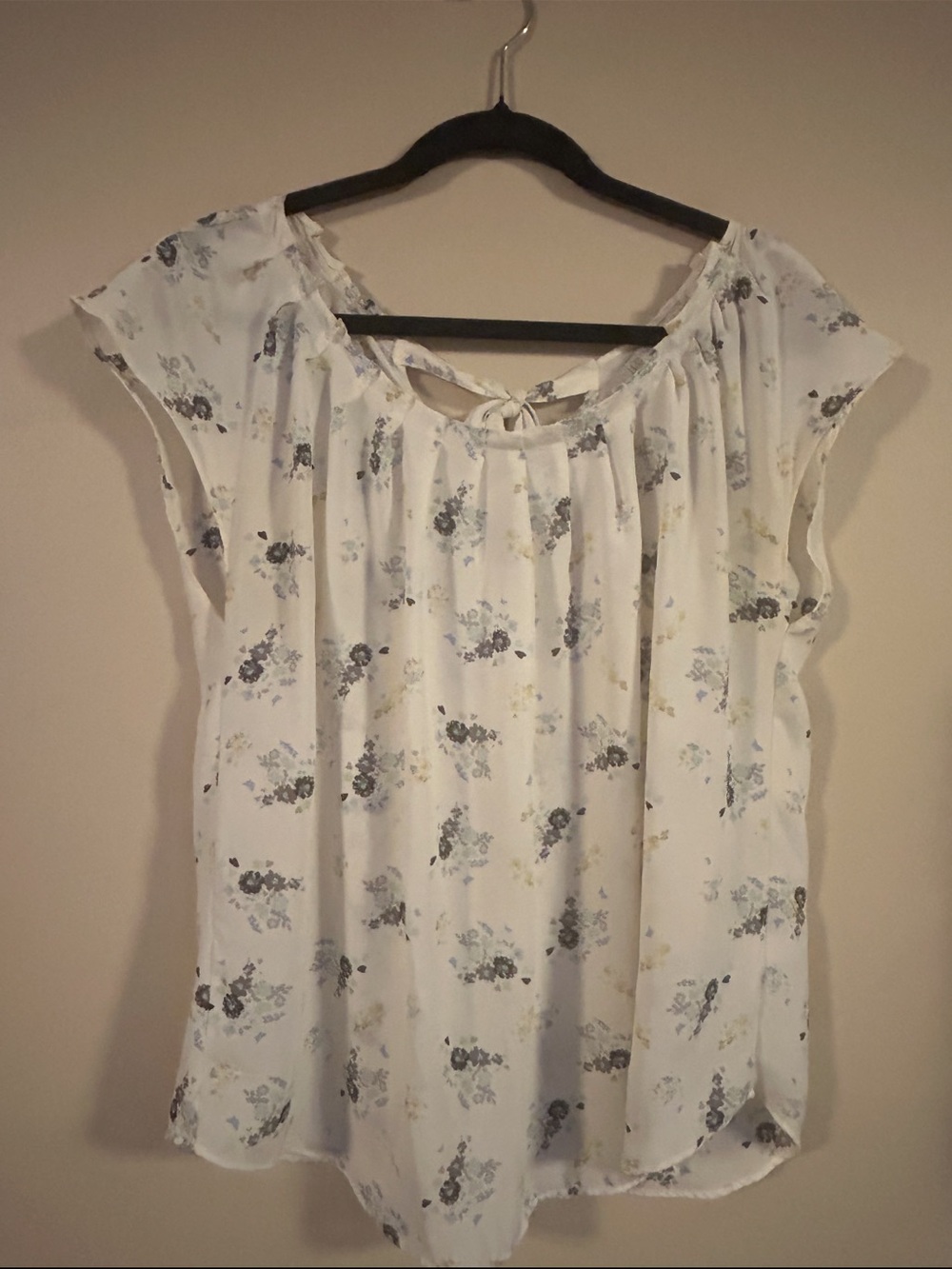 Lauren Conrad Ivory Floral Print Tie-Neck Blouse – L - Picture 2 of 9